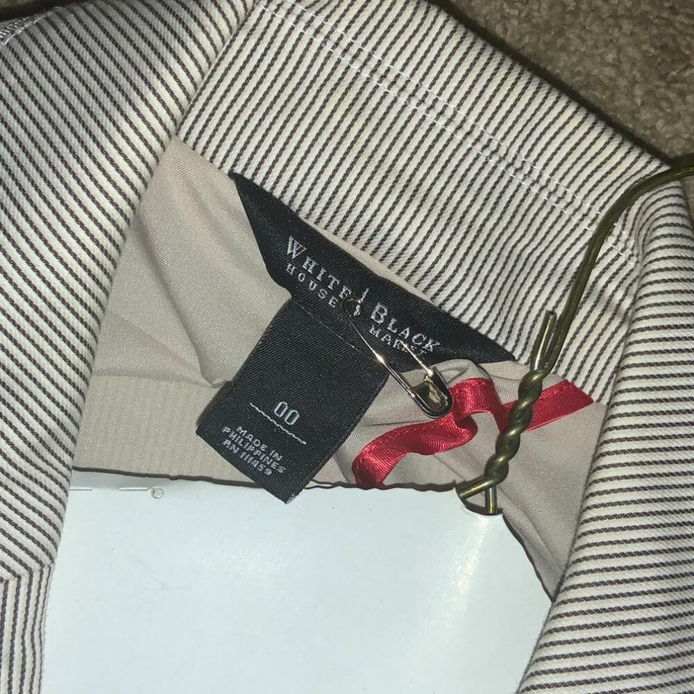 Blazer - Picture 3 of 3